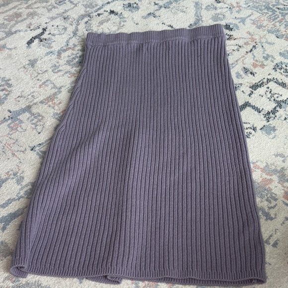 Hollister Lavender Ribbed Midi Skirt size medium - Picture 3 of 4